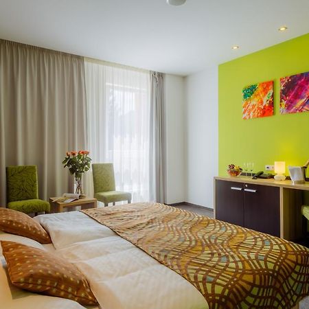 Hotel Tenis Zvolen Bagian luar foto