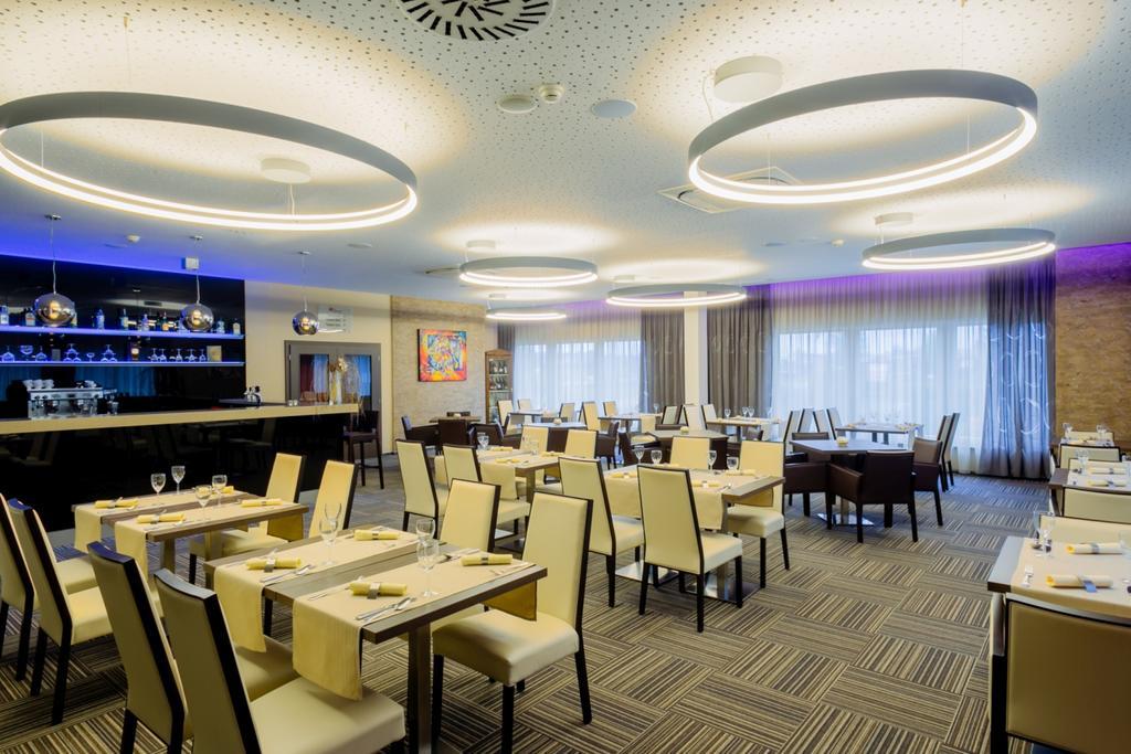 Hotel Tenis Zvolen Bagian luar foto