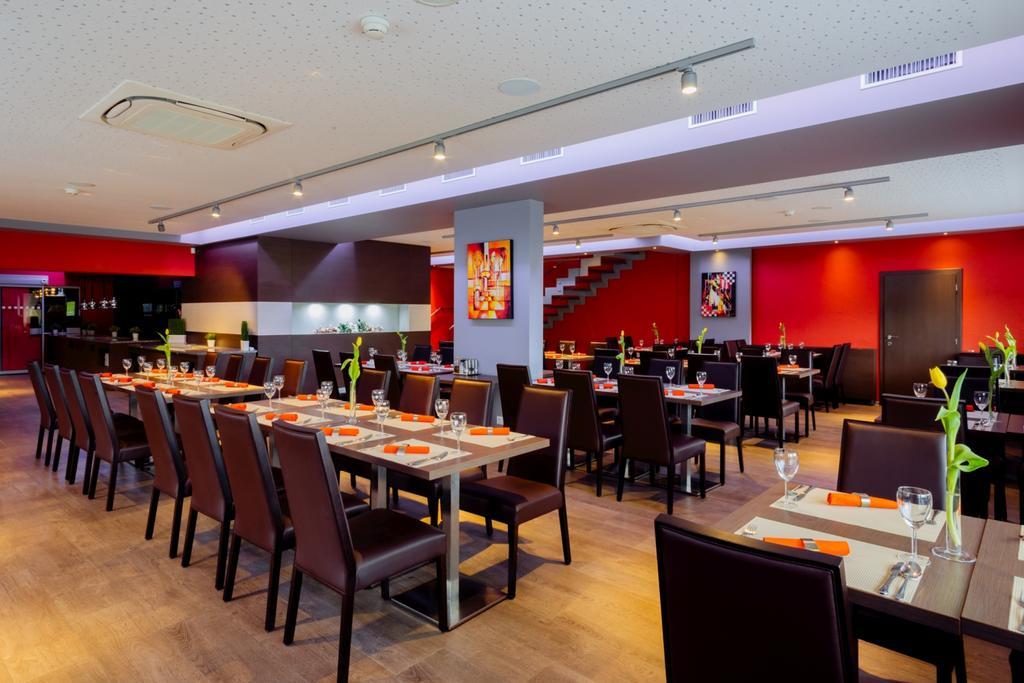 Hotel Tenis Zvolen Bagian luar foto