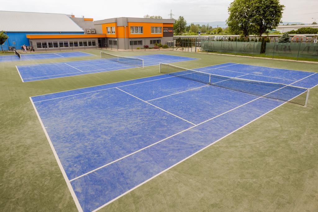 Hotel Tenis Zvolen Bagian luar foto