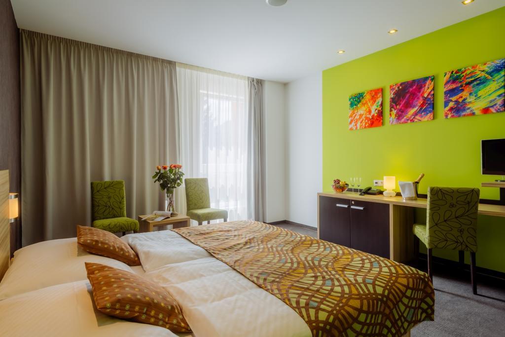 Hotel Tenis Zvolen Bagian luar foto