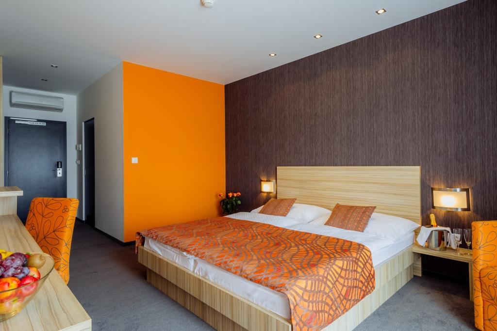 Hotel Tenis Zvolen Bagian luar foto