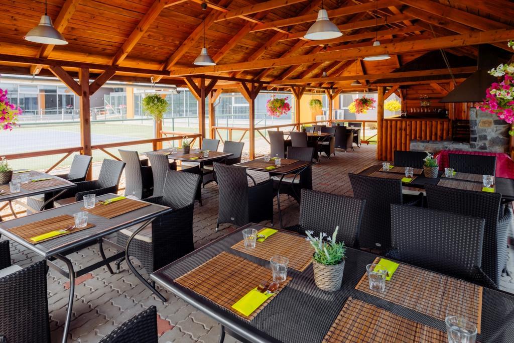 Hotel Tenis Zvolen Bagian luar foto